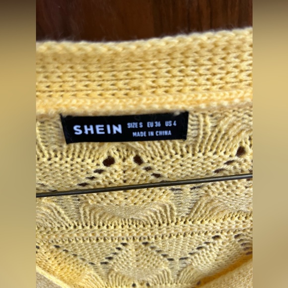 Size Small Cropped Cardigan - Picture 3 of 3